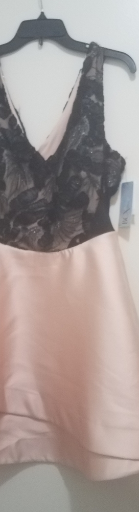 Dress - Picture 4 of 8